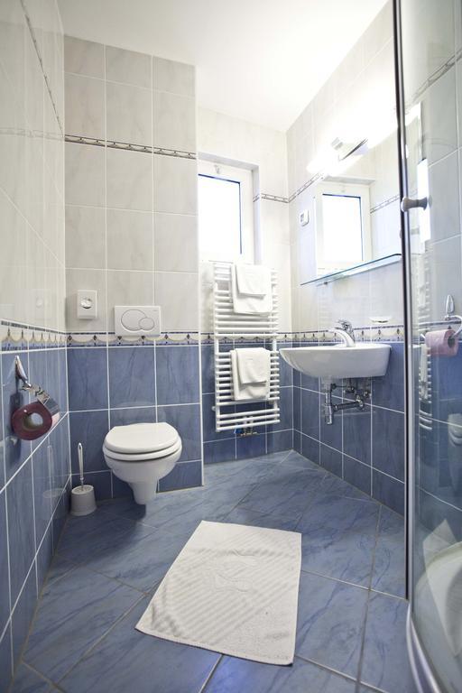 Studio Apartmani Bijeli Delfin Biograd Na Moru Oda fotoğraf