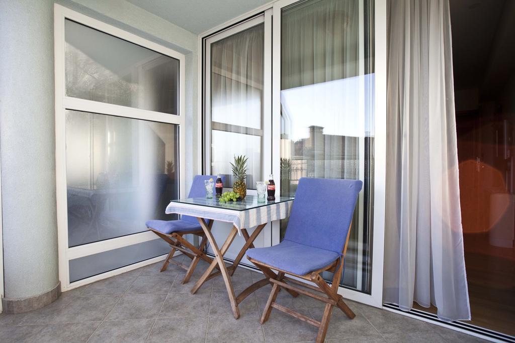 Studio Apartmani Bijeli Delfin Biograd Na Moru Oda fotoğraf