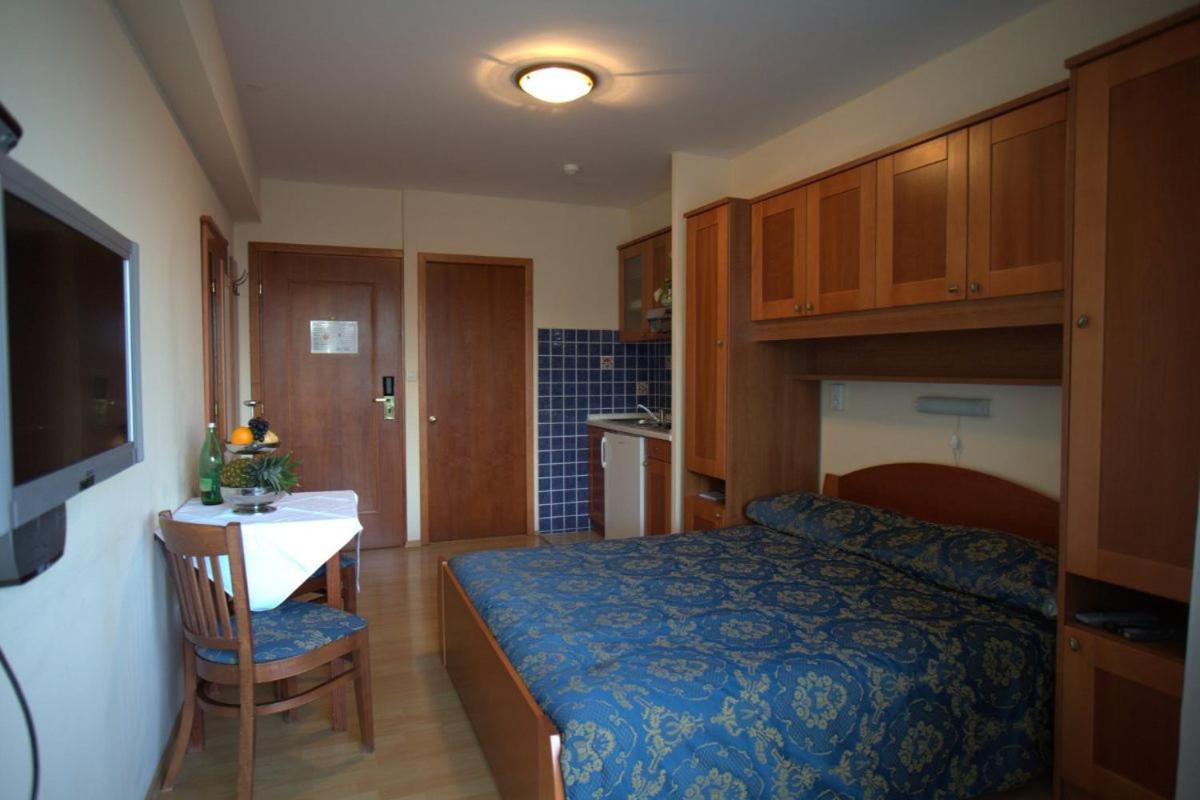 Studio Apartmani Bijeli Delfin Biograd Na Moru Dış mekan fotoğraf
